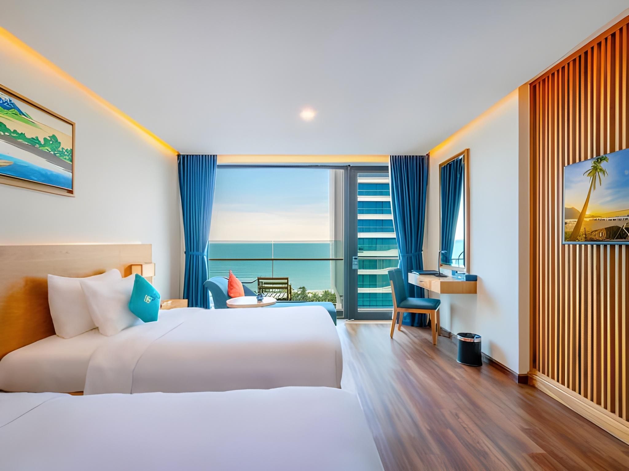 Deluxe Partial Sea View Twin