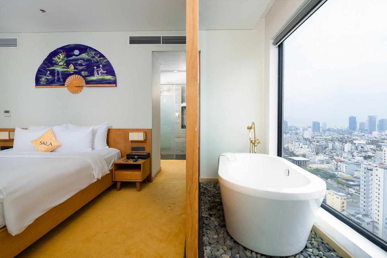 Premium Suite Ocean Front Balcony