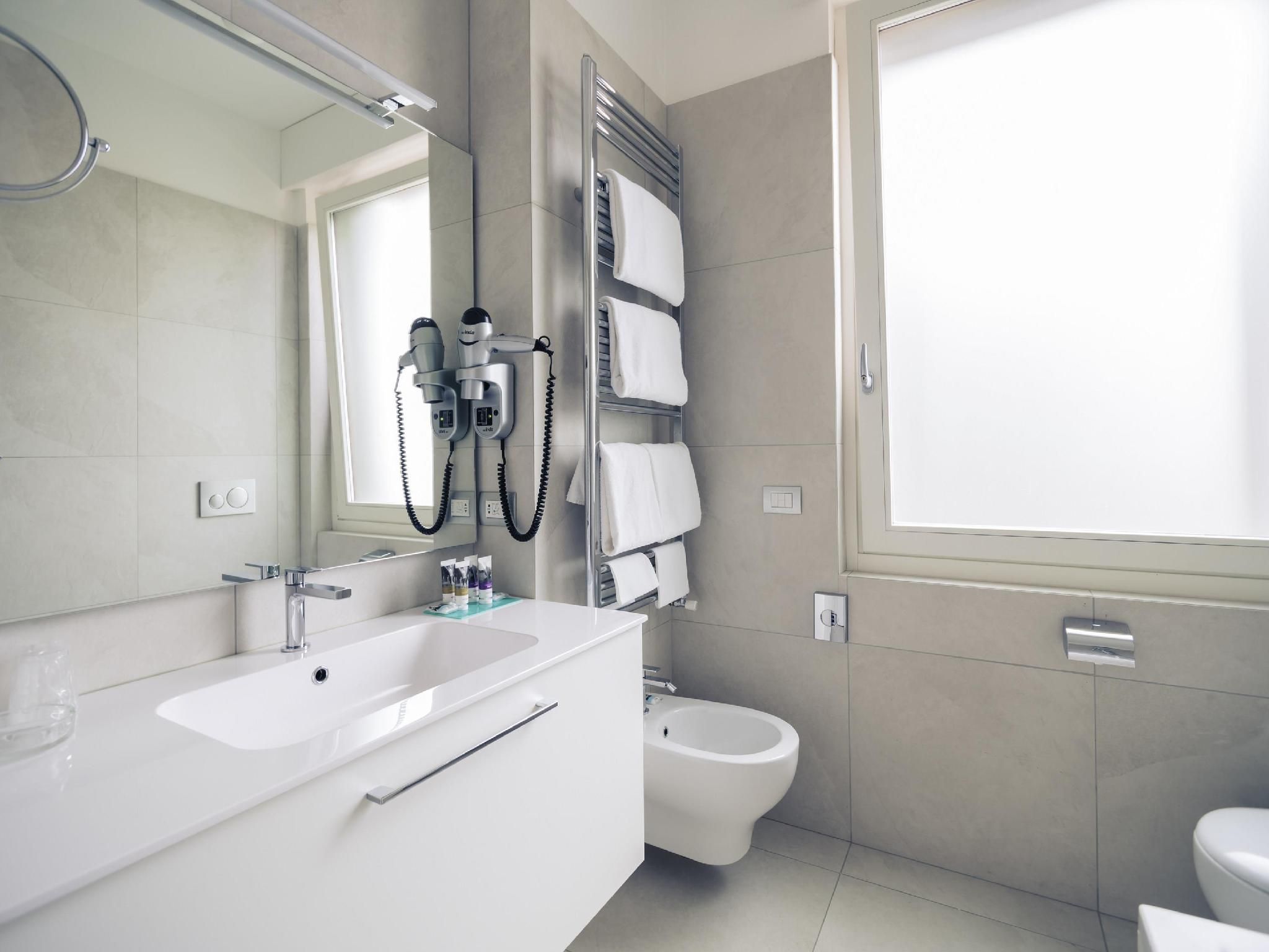 undefined Mercure Milano Solari 9