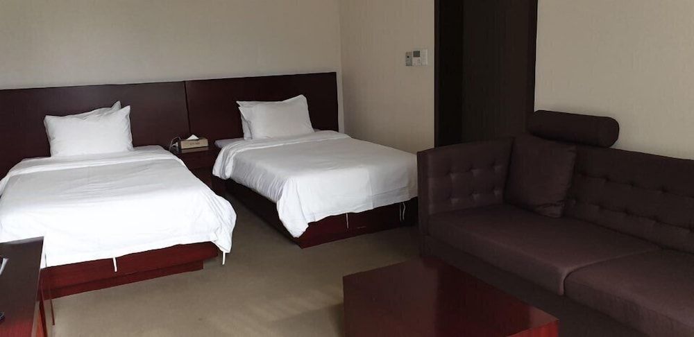 Hotel The Base Standard Twin Room 2