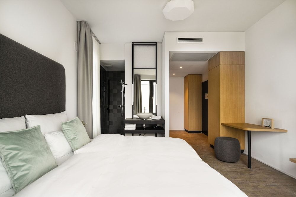 Numa Berlin Drift Large Studio with Kitchenette 4