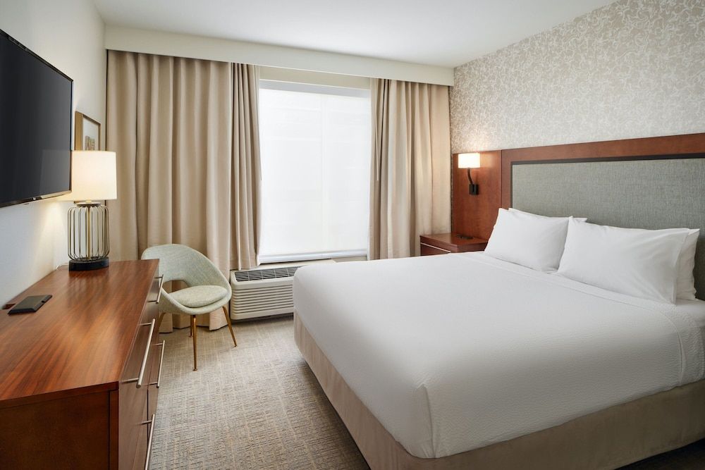 Suite, 1 Bedroom, Non Smoking (Mobility Accessible, Tub)
