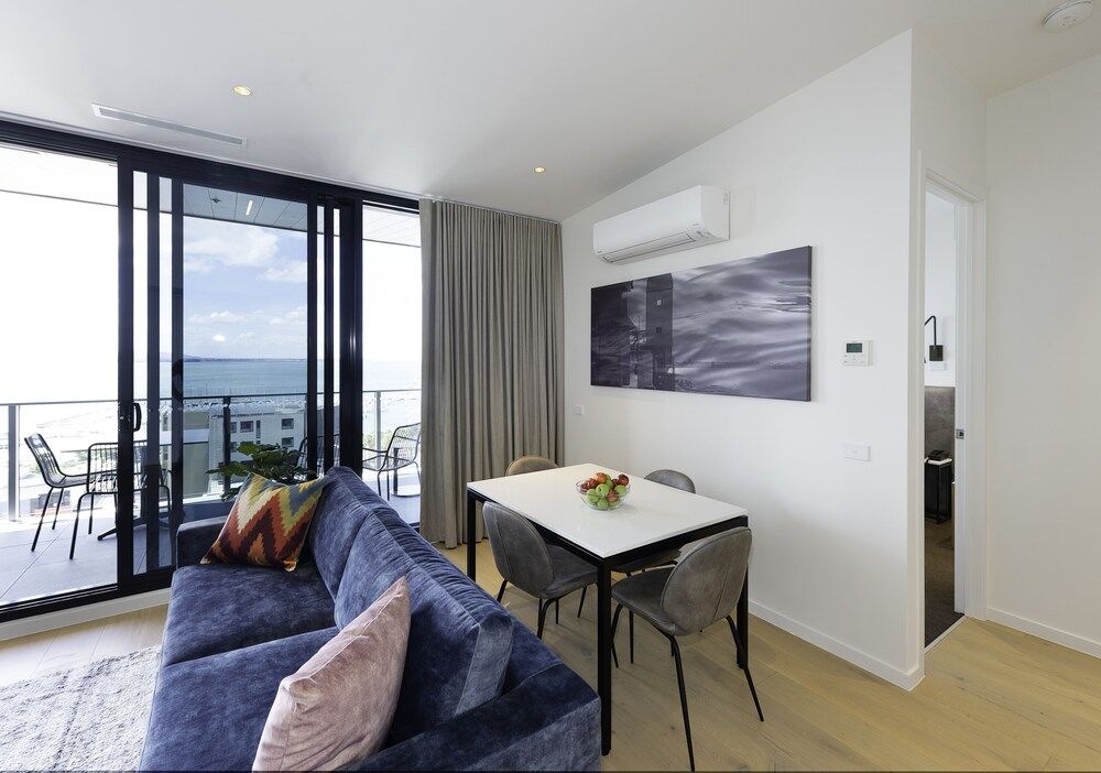 Oaks R Suites Geelong 2 Bedroom Ocean View Apartment 18