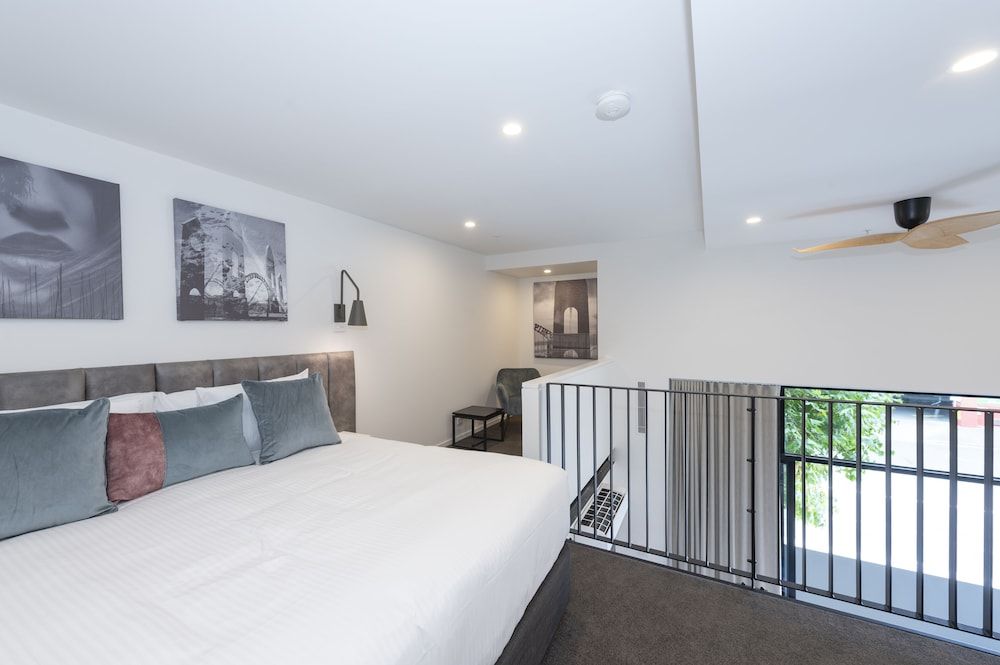 Oaks R Suites Geelong 2 Bedroom Loft Apartment 4
