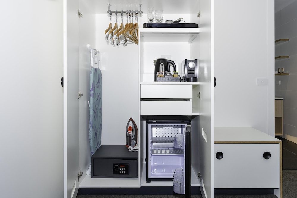 Oaks R Suites Geelong 2 Bedroom Two Bathroom Apartment 10