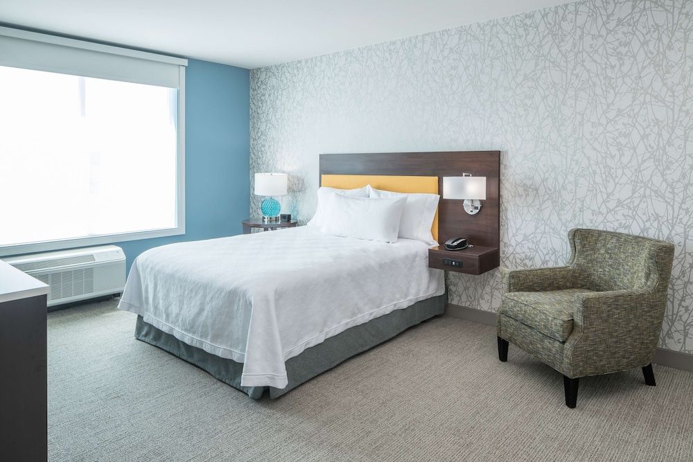 Studio, 1 Queen Bed, Accessible, Bathtub