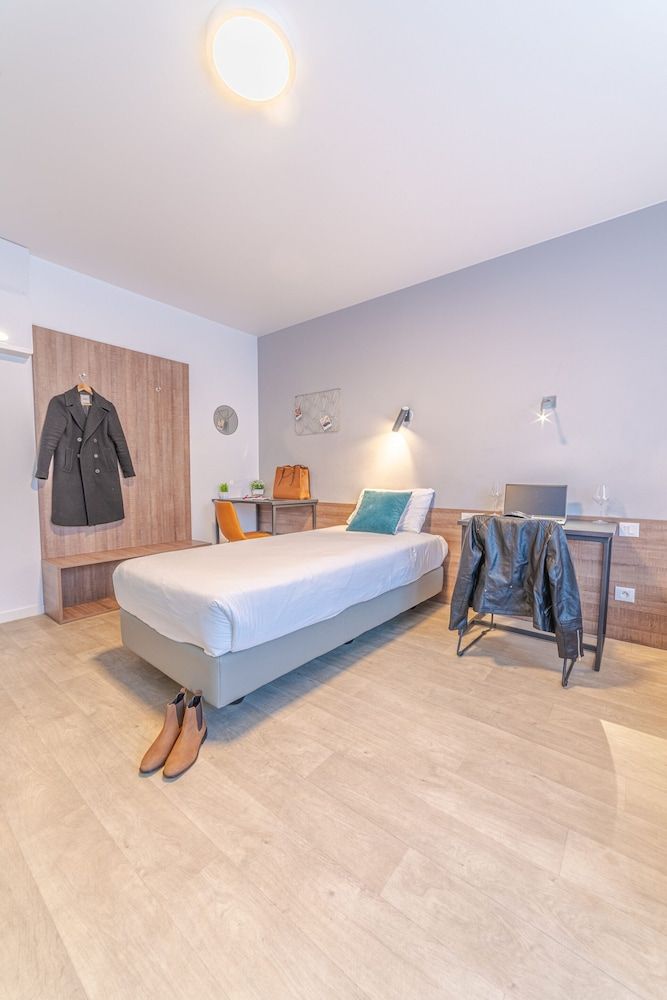 Superior Studio, 2 Twin Beds