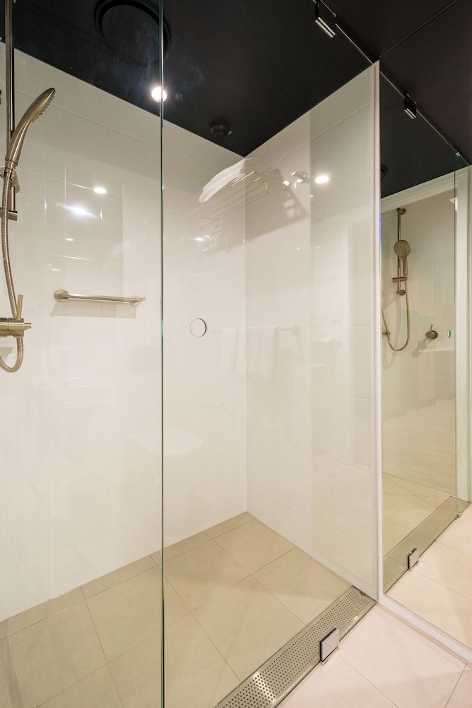 Elite Gold Coast 1 Bedroom Suite - Free Mini Golf 2