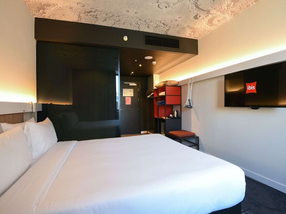 undefined Ibis Baku City 2