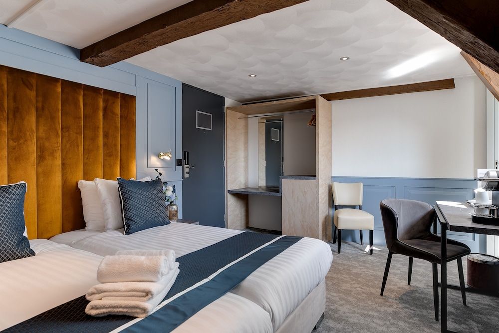 Hotel Royal Bridges Quadruple Room 2