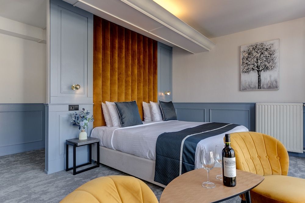 Hotel Royal Bridges Deluxe Double or Twin Room, Canal View