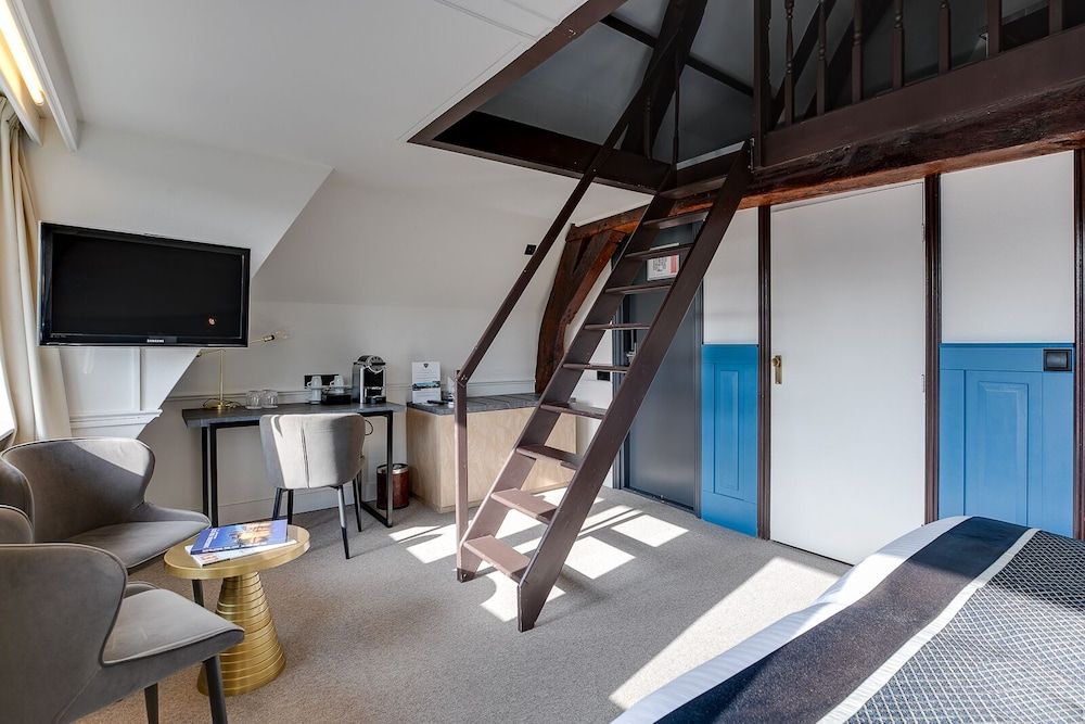 Hotel Royal Bridges Quadruple Room 8