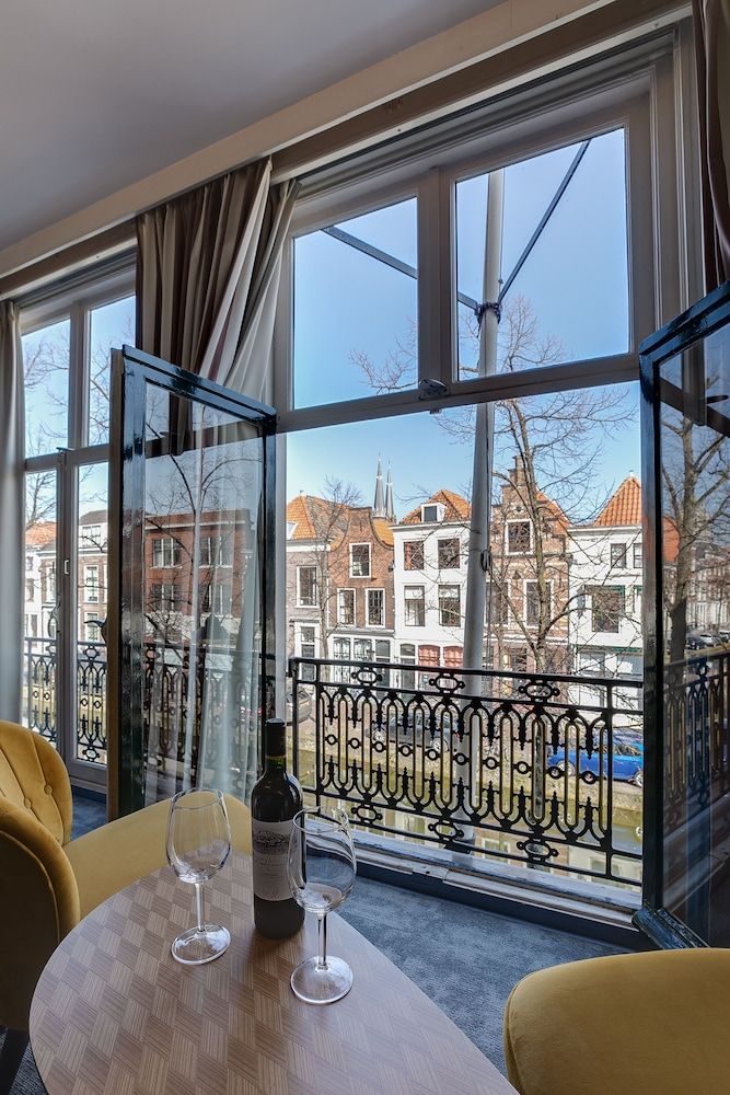 Hotel Royal Bridges Deluxe Double or Twin Room, Canal View 5