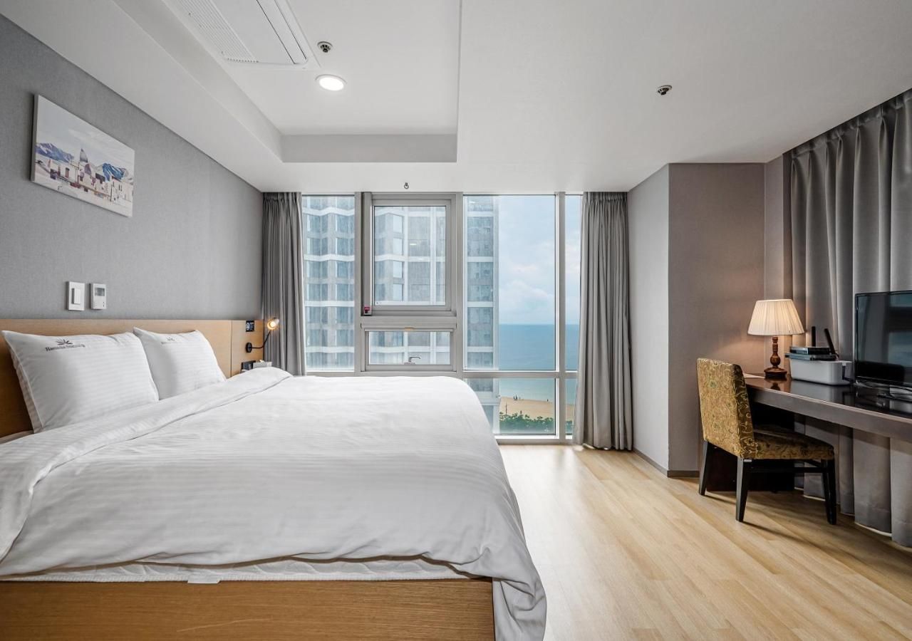 Haeundae Seacloud Hotel Residence Superior Partial Ocean View Twin Room