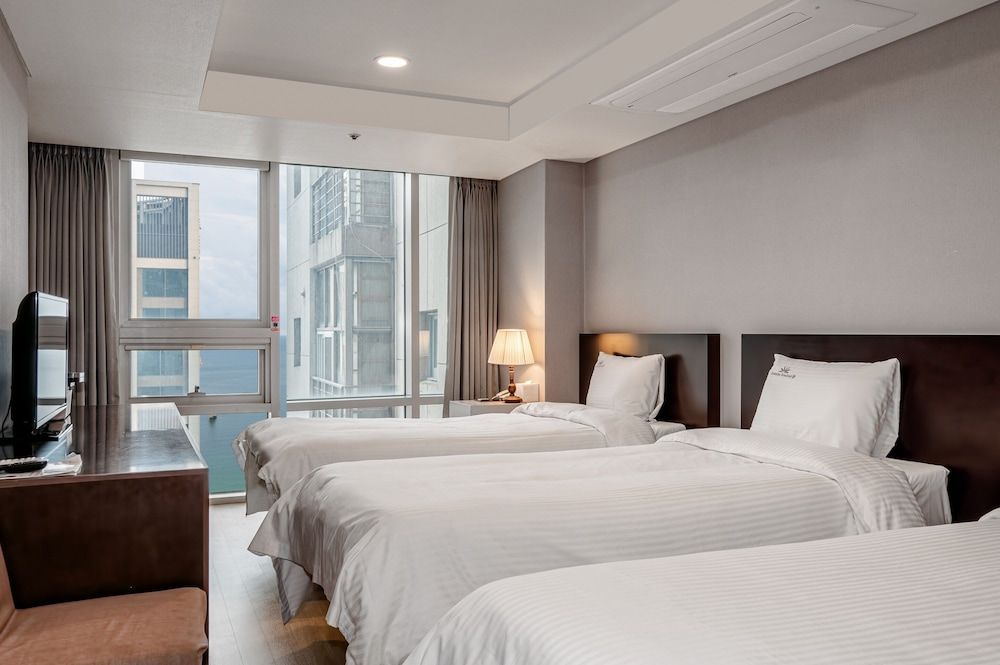 Haeundae Seacloud Hotel Residence Superior Triple Room 3