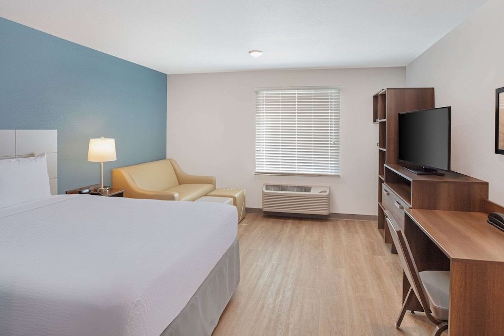 Standard Studio, 1 Queen Bed, Kitchen