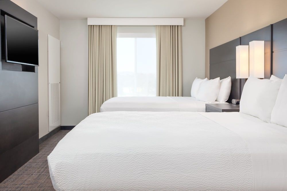 Suite, Multiple Beds, Non Smoking (Mobility Accessible, Tub)