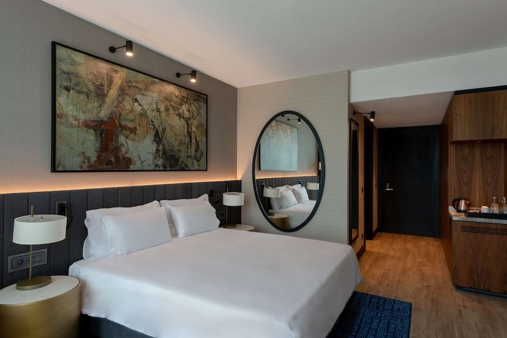 Standard Room, City View