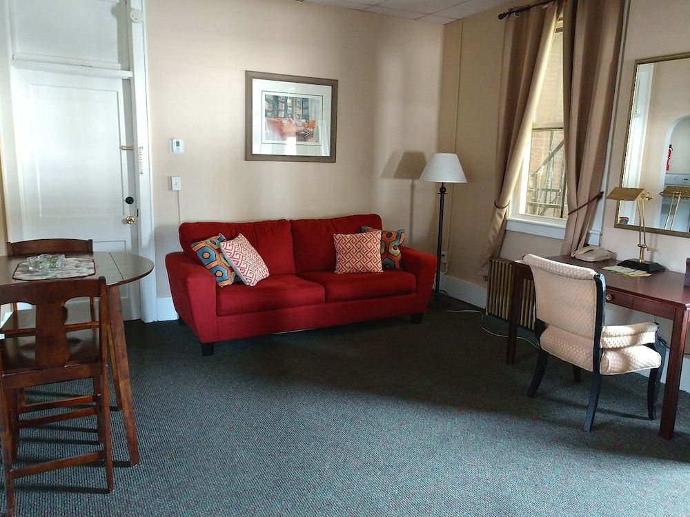 Hotel Wayne Two bedroom suite with full kitchen 3