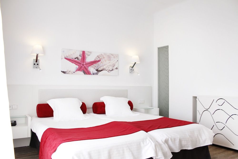 Hotel Morlans Garden Premium Double Room (Occupancy 3) 2