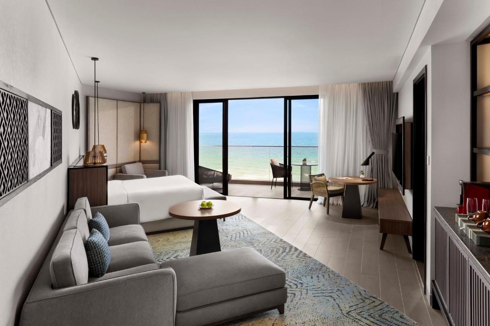 1 King Junior Suite Oceanfront View