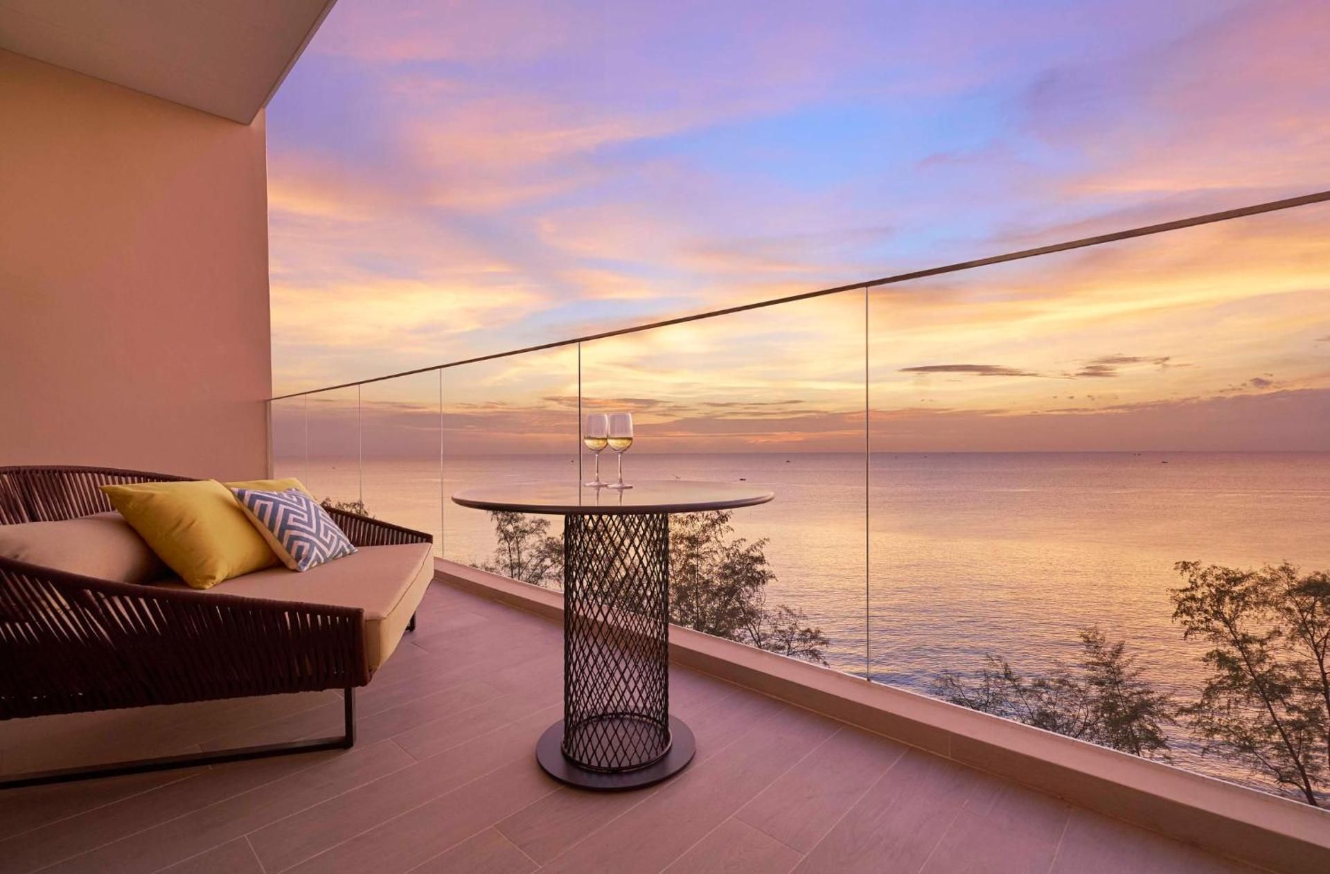 One-Bedroom Suite with Grand Oceanfront View