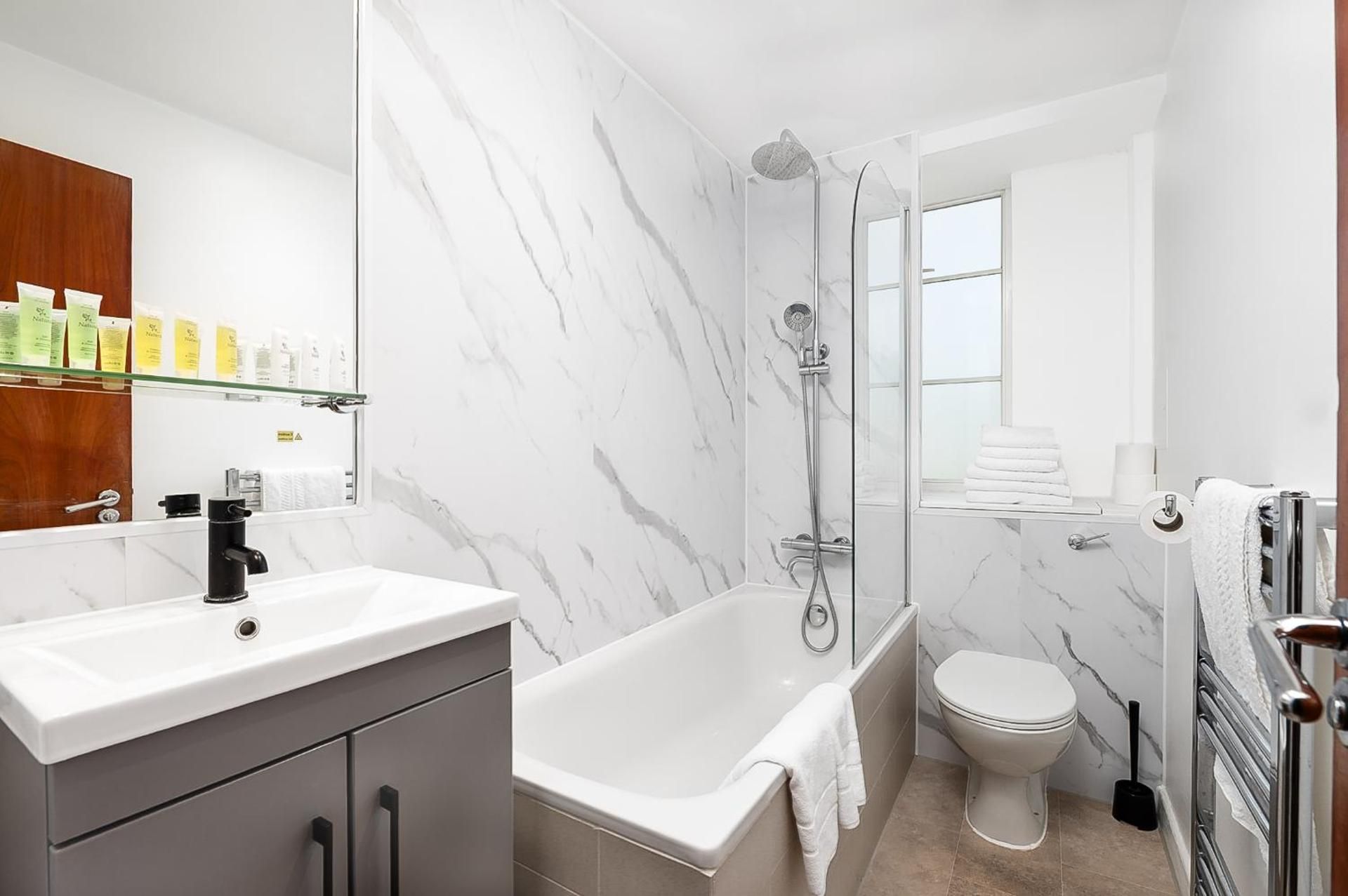 Roland House Deluxe Studio 8