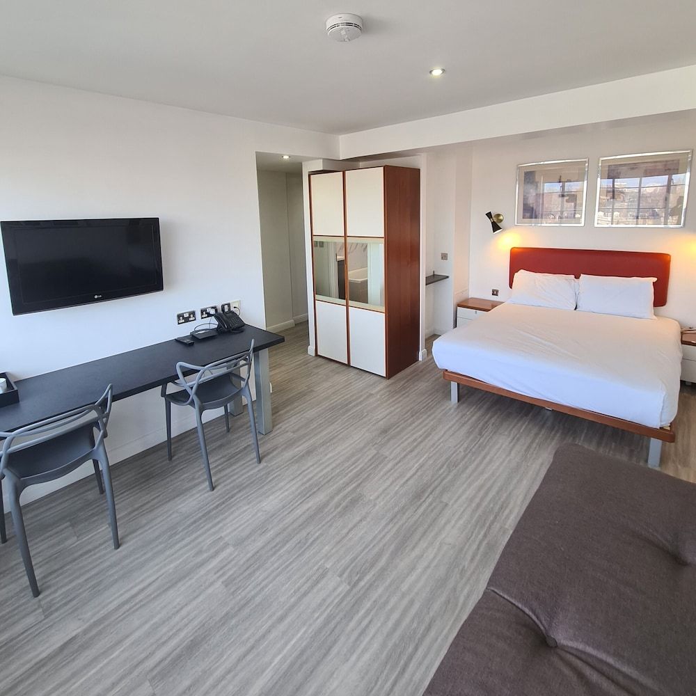 undefined Roland House 5