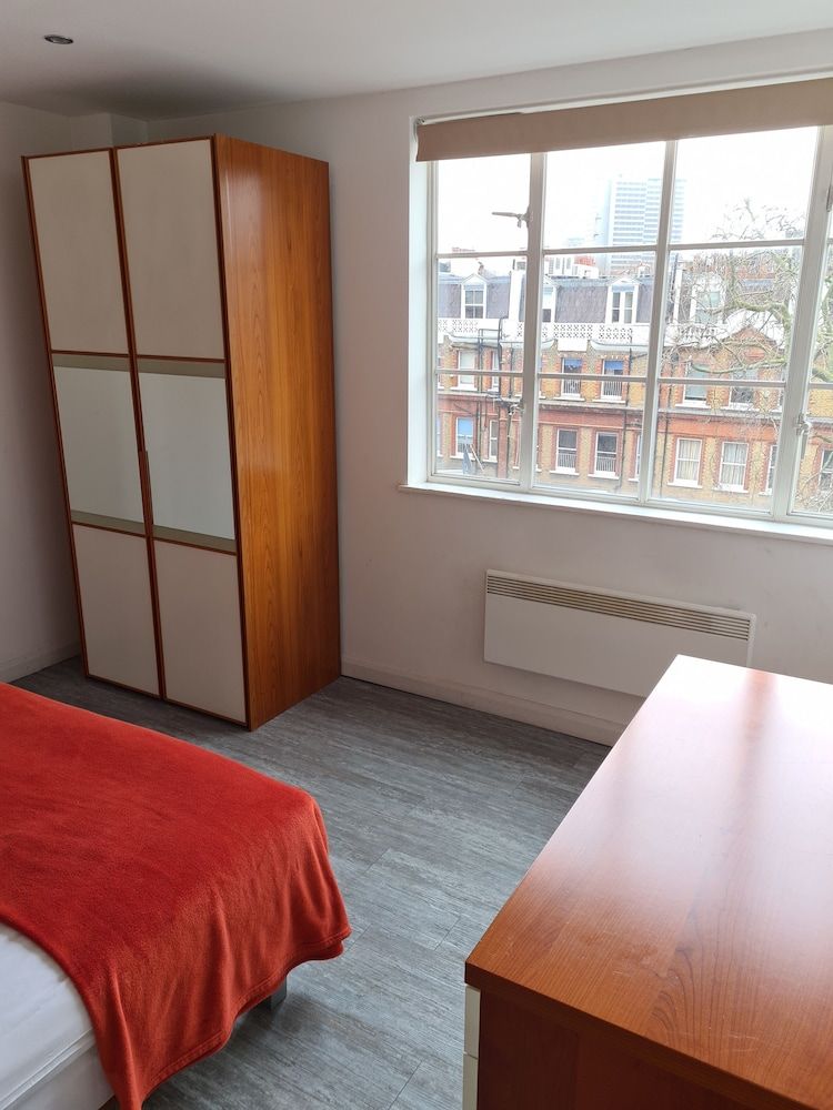 Roland House Deluxe Studio 9