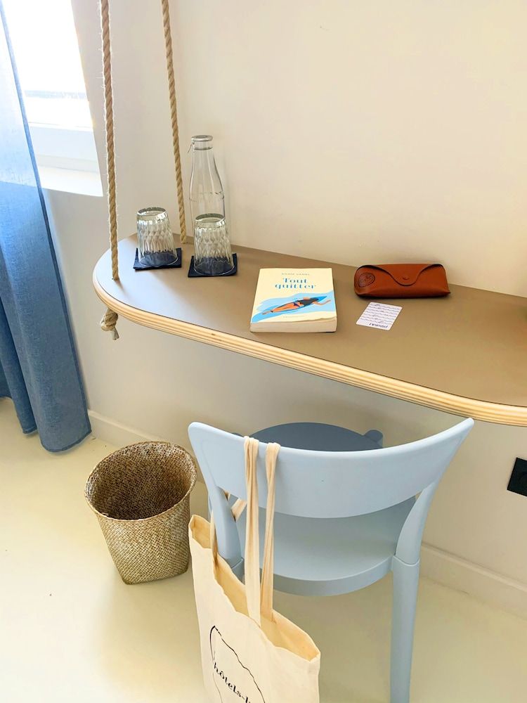 Hôtel L'Eautel Toulon Port Chambre Grande Plaisance avec accès rooftop et bassin 3