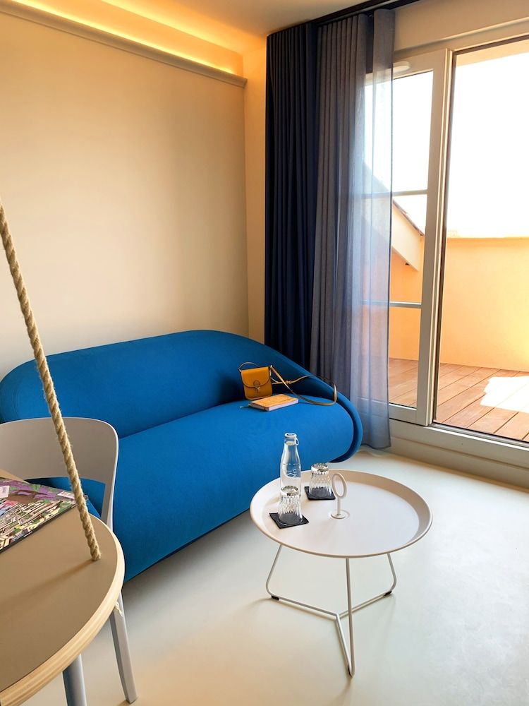 Hôtel L'Eautel Toulon Port Chambre Grande Plaisance avec accès rooftop et bassin 4