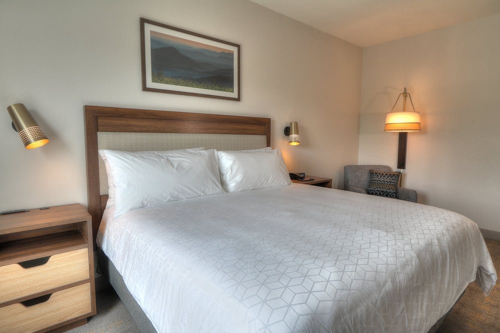 Standard Room, 1 King Bed