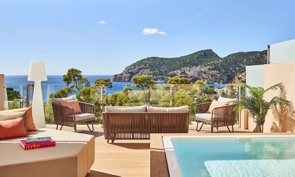 Junior Suite, Terrace (Plunge) (3 adults and 1 child)