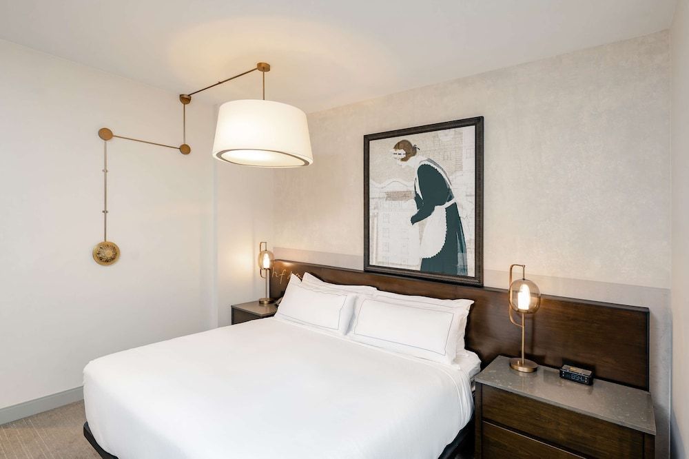 Room, 1 King Bed, Accessible (Hearing)