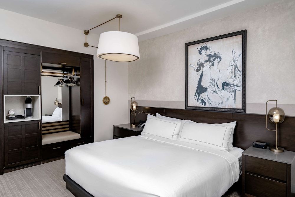 Room, 1 King Bed, Accessible, Bathtub