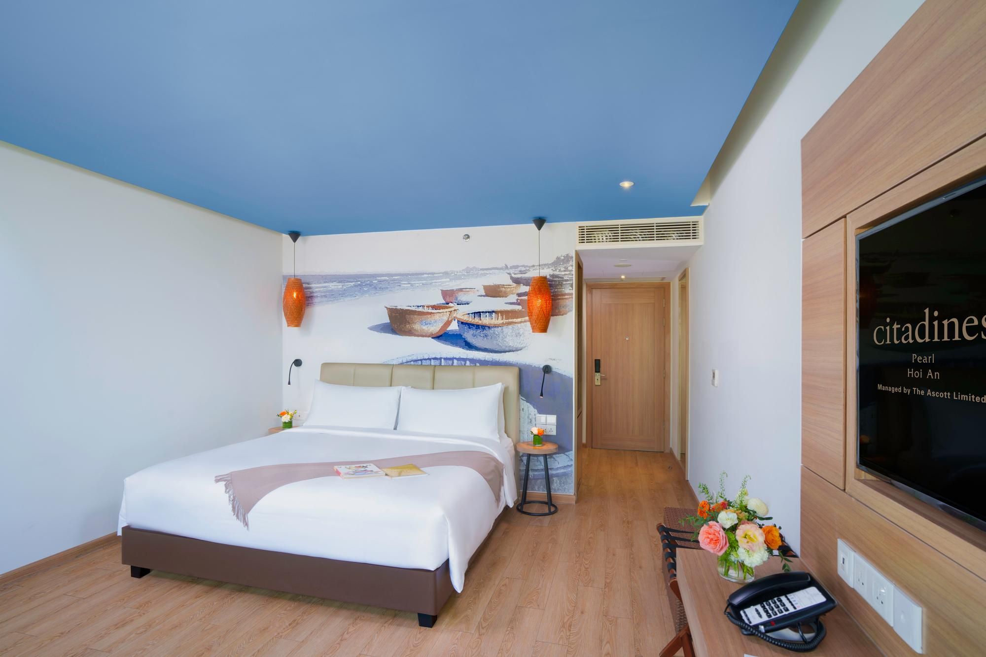 Deluxe King Garden View