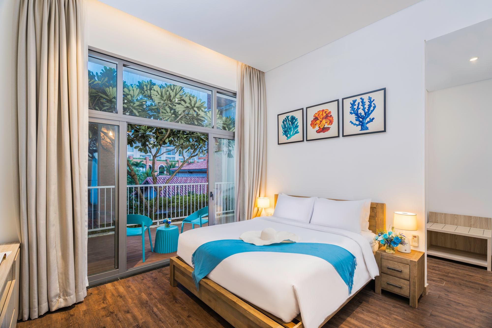 3 Bedroom Premier Suite, Pool View