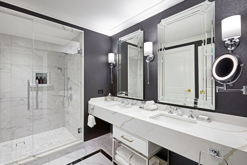 The LaSalle Chicago, Autograph Collection by Marriott Superior Room, 1 King Bed, Non Smoking (Hearing Accessible) 5