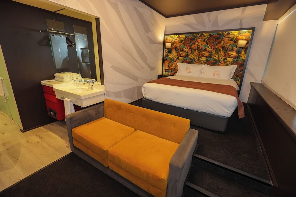 undefined Hotel Sky Cape Town 6