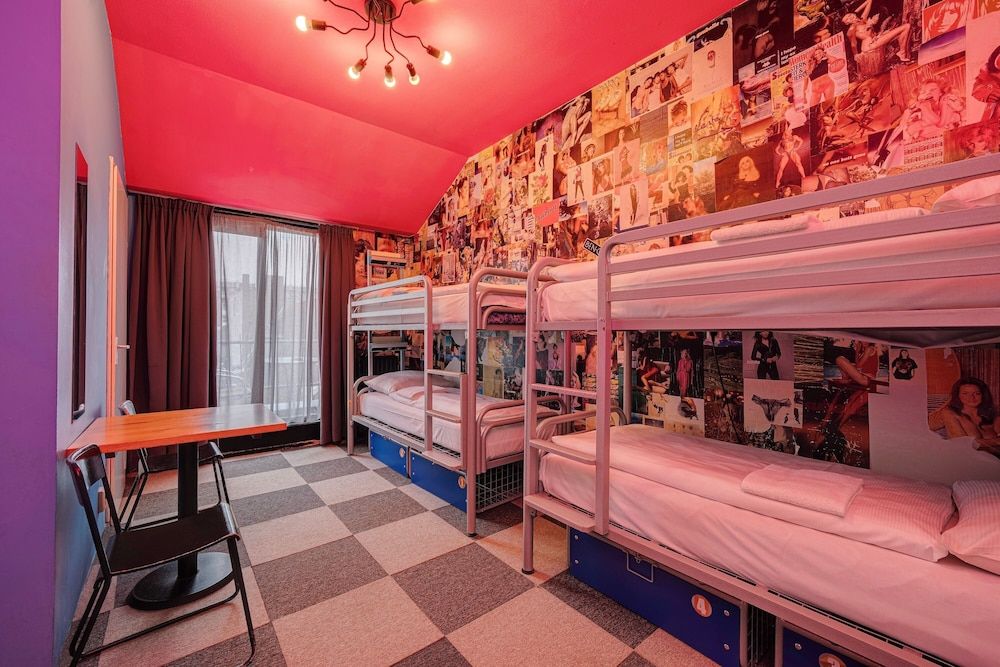 Bed in a 6-Person Female Dormitory Ensuite
