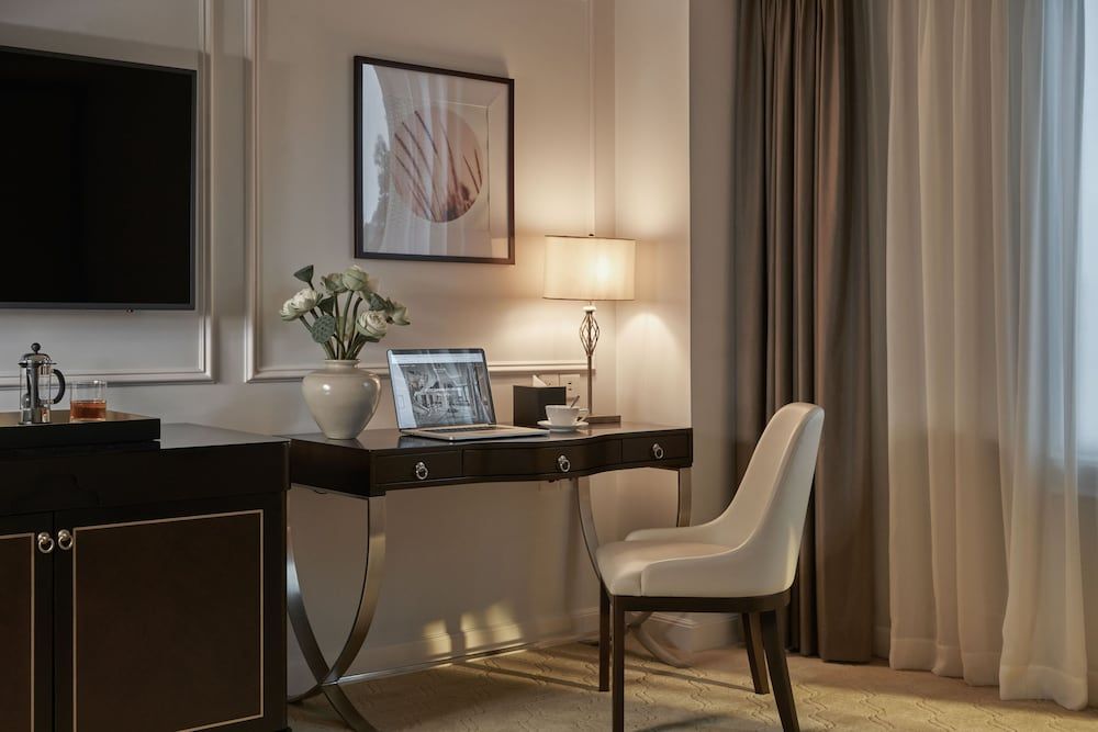 Mai House Saigon Hotel Premium Double Room 8