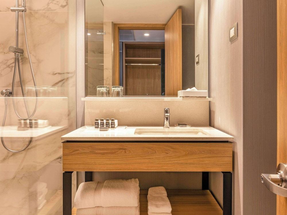 Pullman Lima Miraflores Superior Room, 1 King Bed 7