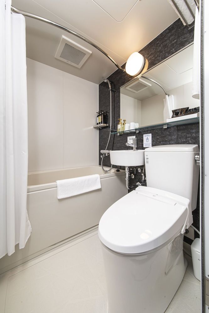 HOTEL AMANEK Kamata Ekimae Standard Double Room 7