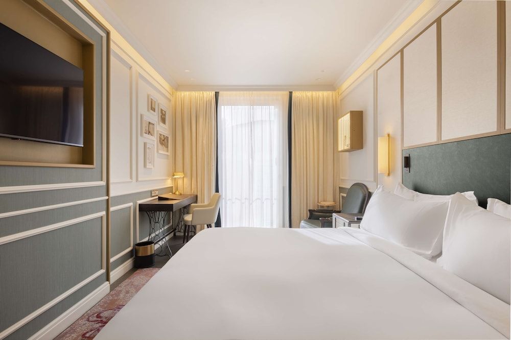 undefined The Emerald House Lisbon, Curio Collection By Hilton 4