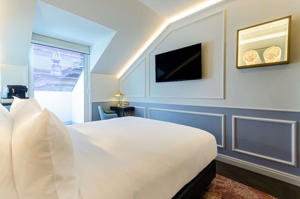 Deluxe Room, 1 King Bed, Balcony (View)
