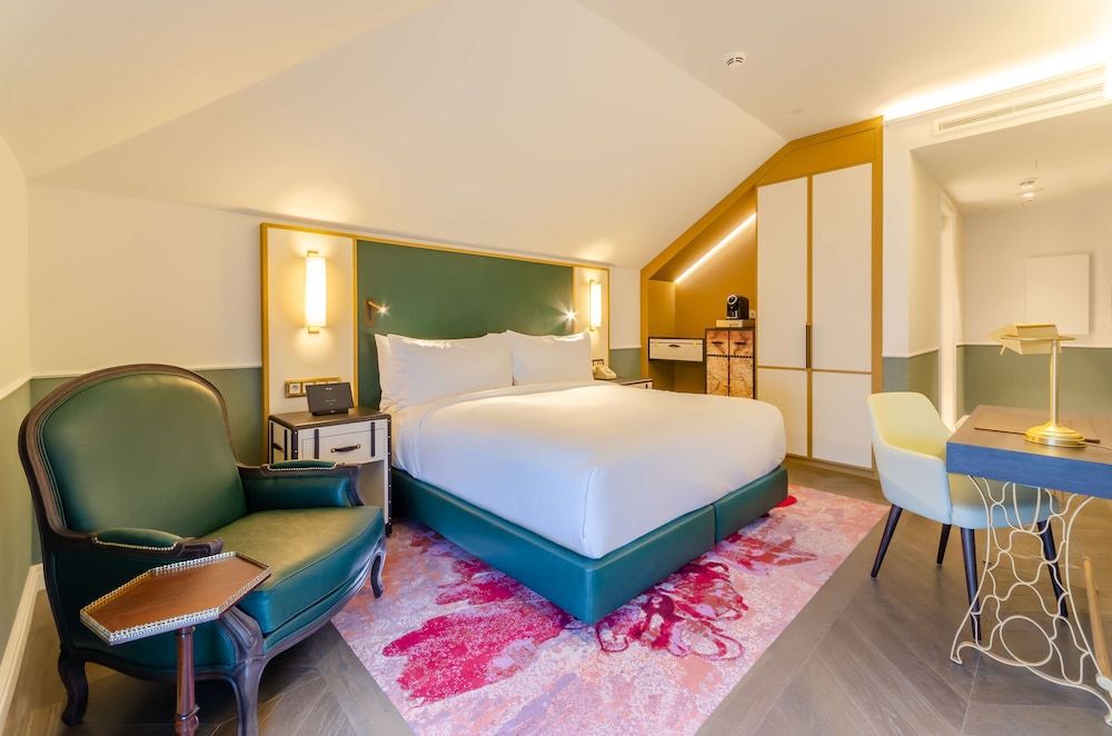Deluxe Room, 1 King Bed, Balcony (View)