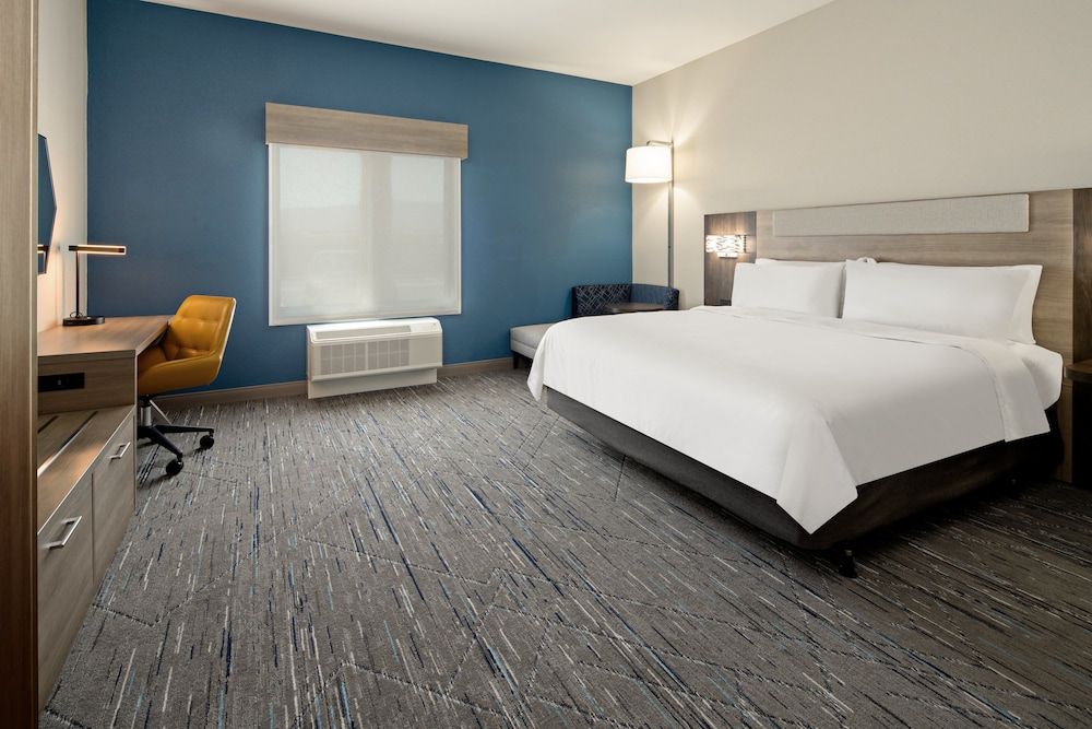 Standard Room, 1 King Bed, Accessible Bathtub (Mobility, Accessible Tub)