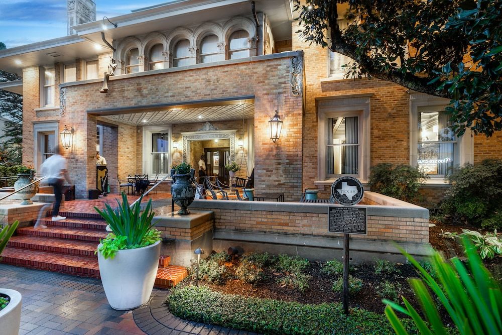 undefined La Colombe d'Or Hotel 9