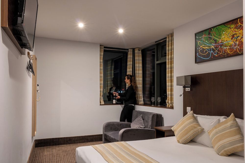 undefined London City Airport Hotel 10