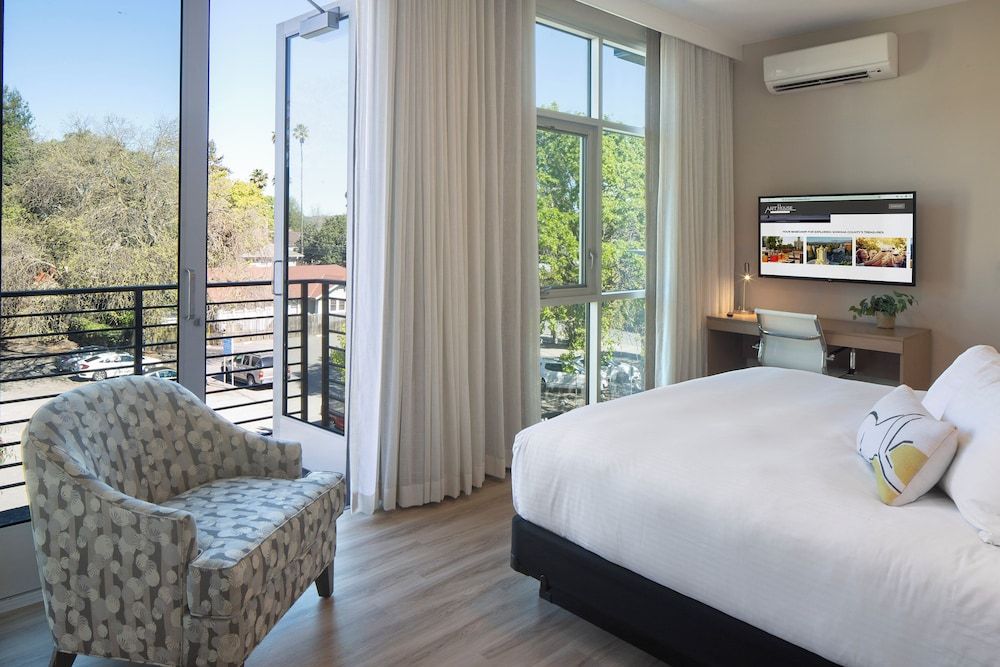 Standard Room, 1 King Bed (Classic King)